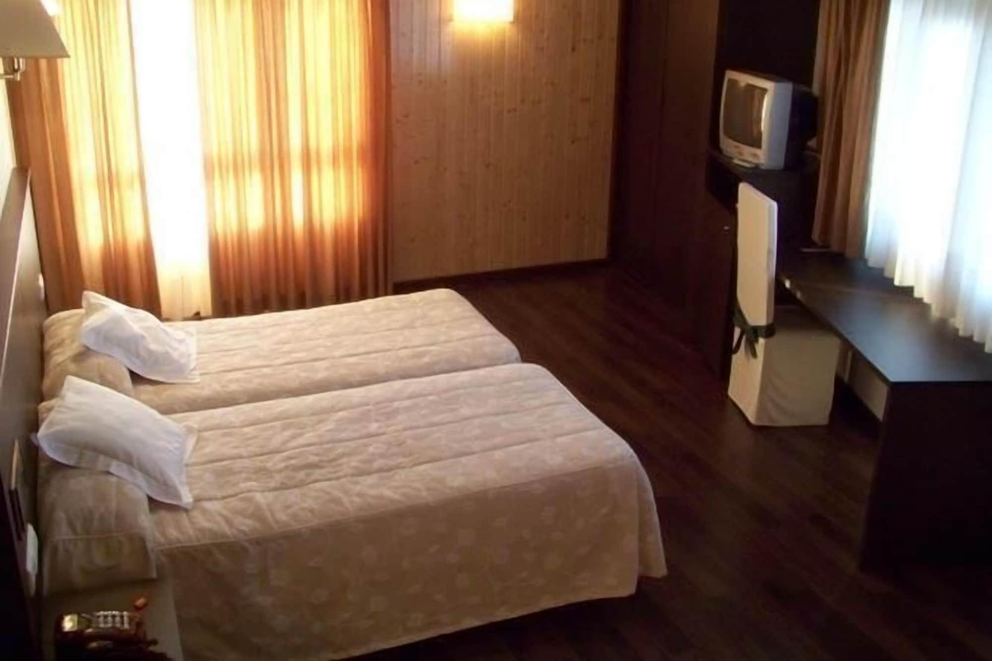 Hotel Park نويا المظهر الخارجي الصورة