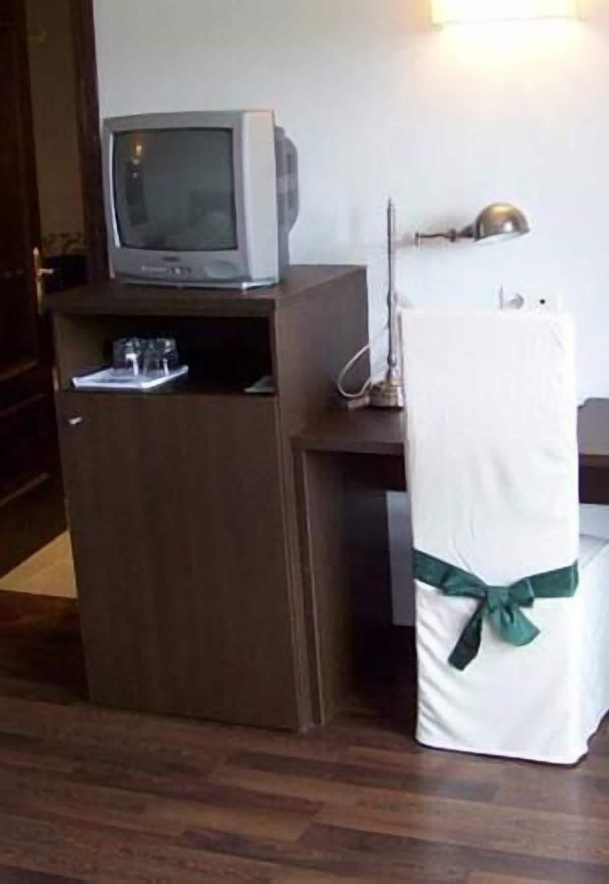 Hotel Park نويا المظهر الخارجي الصورة