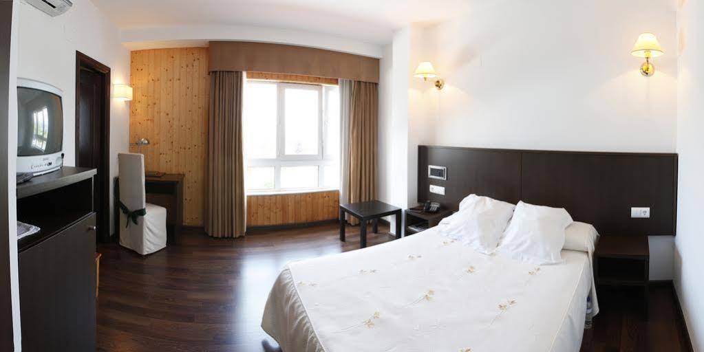 Hotel Park نويا المظهر الخارجي الصورة